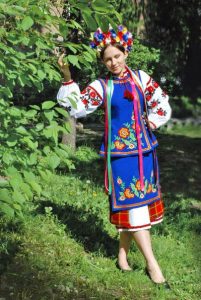 Жіночі народні костюми